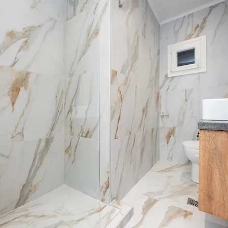Rebuild Comfort - Metro 3min Walk Appartement *